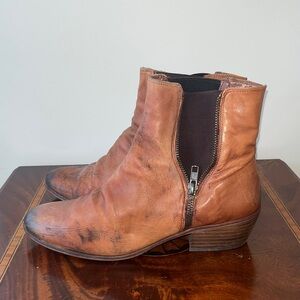 Sam Edelman ankle boots open zippers. Size 7.5 Genuine Leather. 1 inch heels